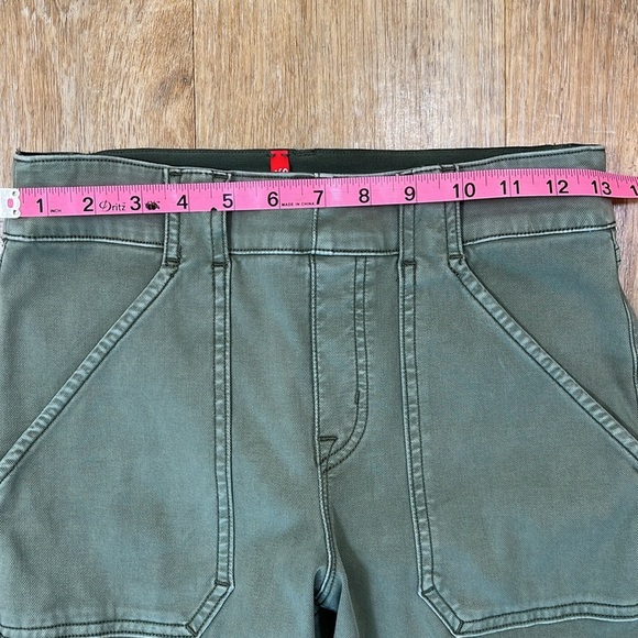 Spanx Stretch Twill Ankle Cargo Jogger Pants Soft Sage Women's Sz Medium P EUC - Picture 10 of 14
